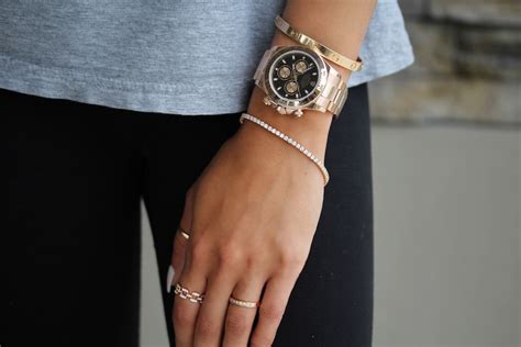 cartier love bracelet loose or tight